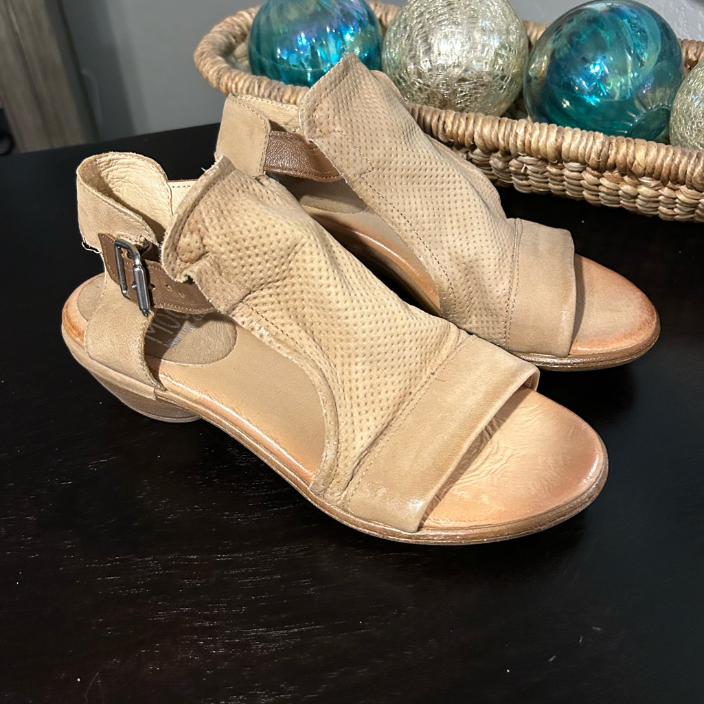 Miz Mooz Calista Tan Leather Sandals Size 39